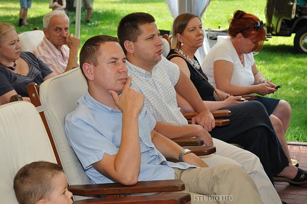 Grafika #10: Fotorelacja z konferencji prasowej...