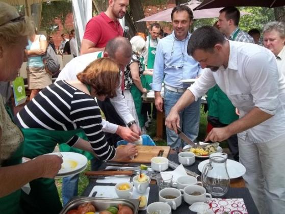 Grafika #16: Fotorelacja z konferencji prasowej...