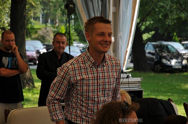 Grafika #3: Fotorelacja z konferencji prasowej...